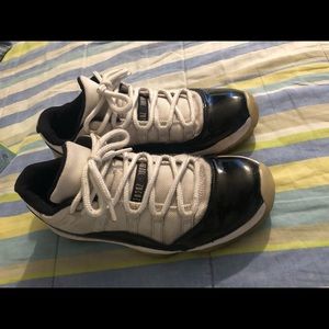 Concord 11 lows size 9